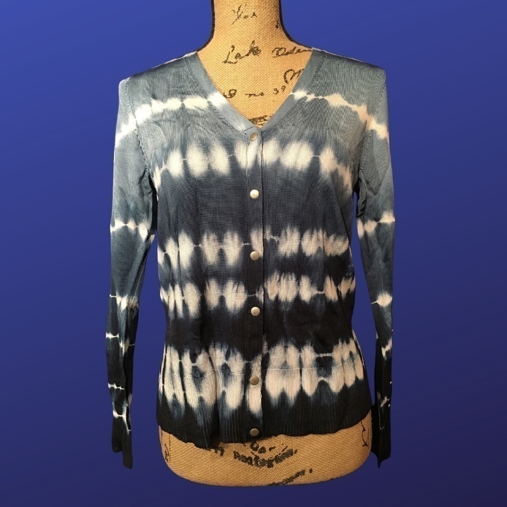 CHICO’S Spring Summer Cardigan, NWOT, Blue/White TIE DYE, Chico’s Size ZERO